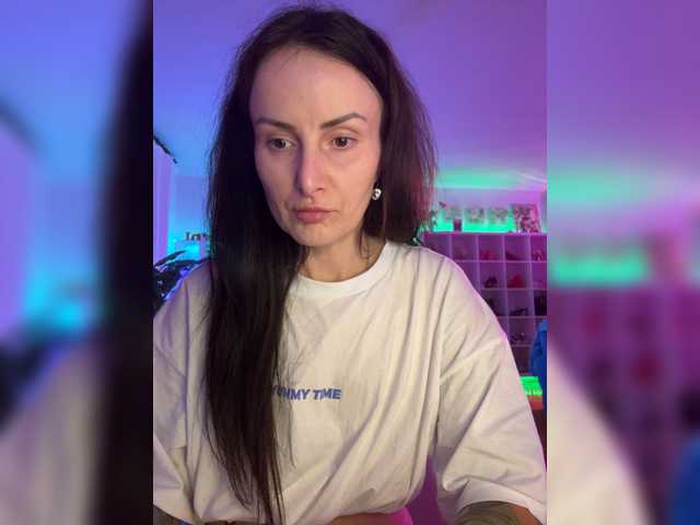 -AnnaMaria-, en directo ahora en BongaCams