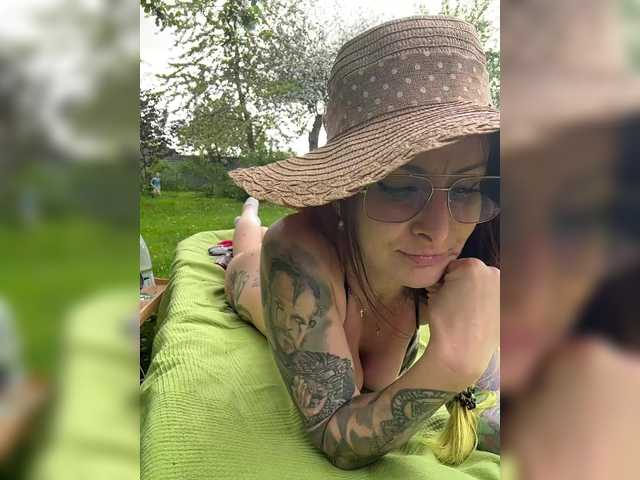 -AnnaMaria- chat room