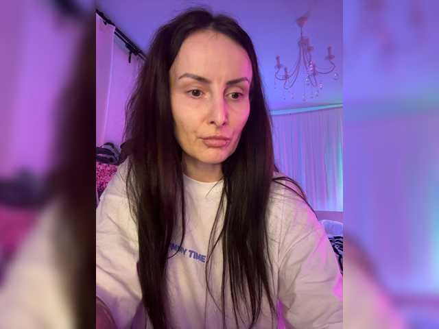 -AnnaMaria-, en directo ahora en BongaCams