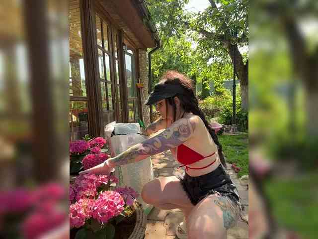 -AnnaMaria- Live Webcam on BongaCams