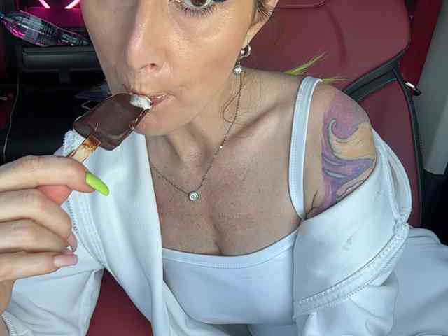 -AnnaMaria- Live Webcam on BongaCams
