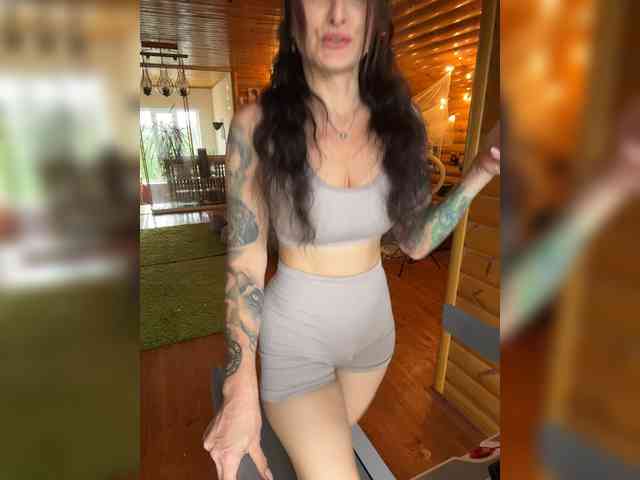 Model: _AnnaMaria_