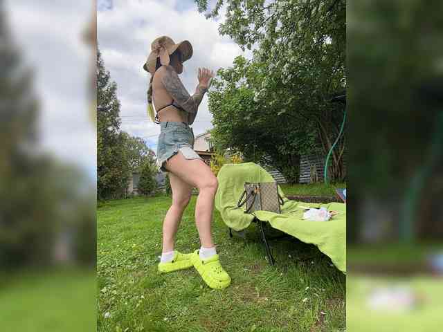 Ten model jest teraz na żywo. -AnnaMaria-