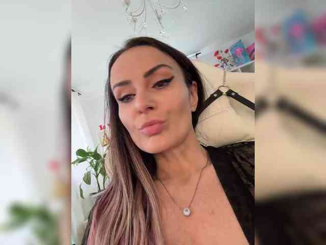 sexy chat room -AnnaMaria-