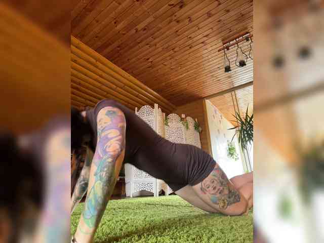 Model: _AnnaMaria_