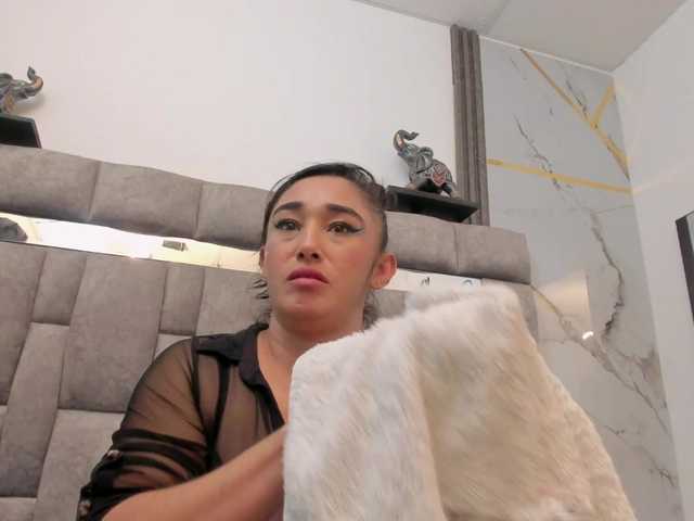 charlotte-111 live cam on BongaCams