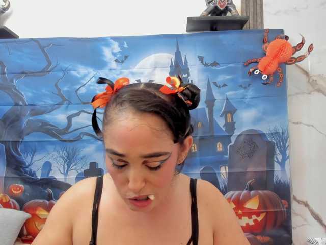 charlotte-111 live cam on BongaCams