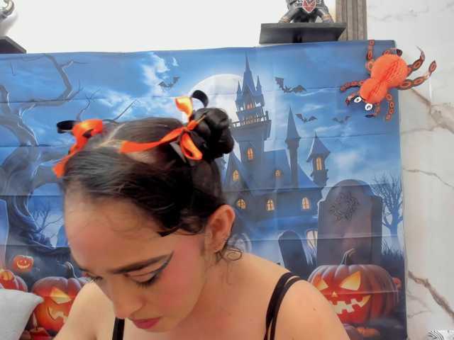 charlotte-111 live cam on BongaCams