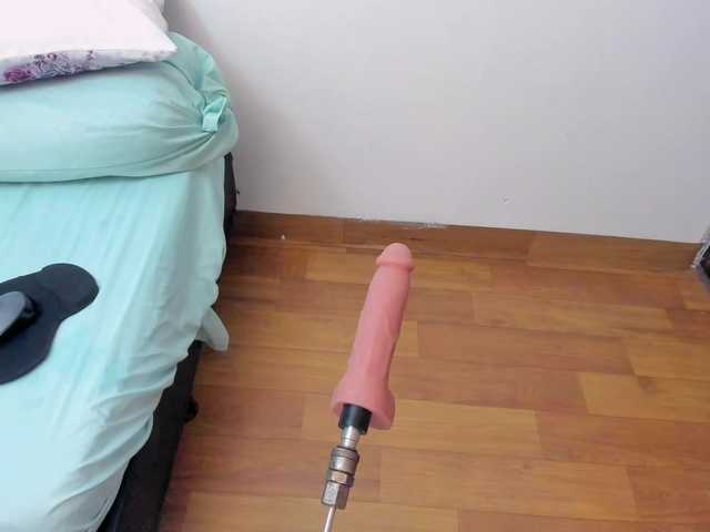 charlotte-111 live webcam show