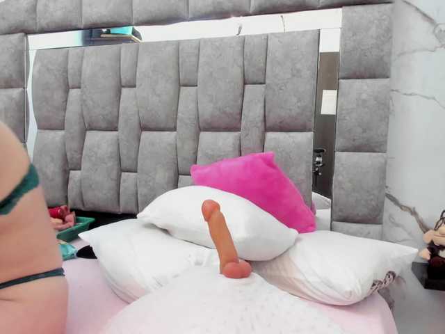charlotte-111 live cam on BongaCams