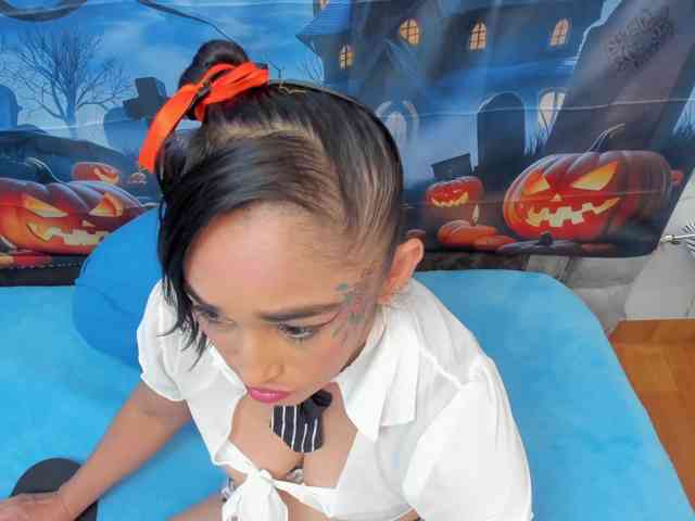 Model: Charlotte-111