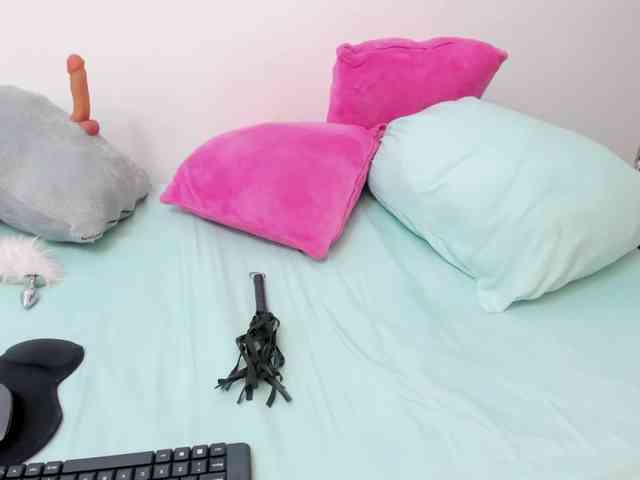 charlotte-111 Live Webcam on BongaCams