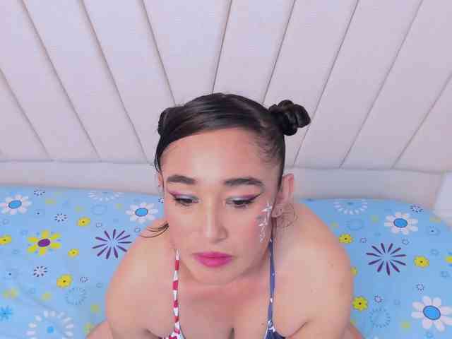 charlotte-111 webcam