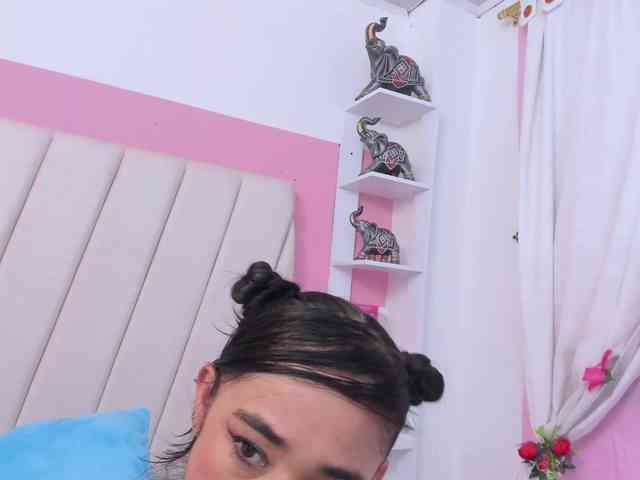 charlotte-111 webcam