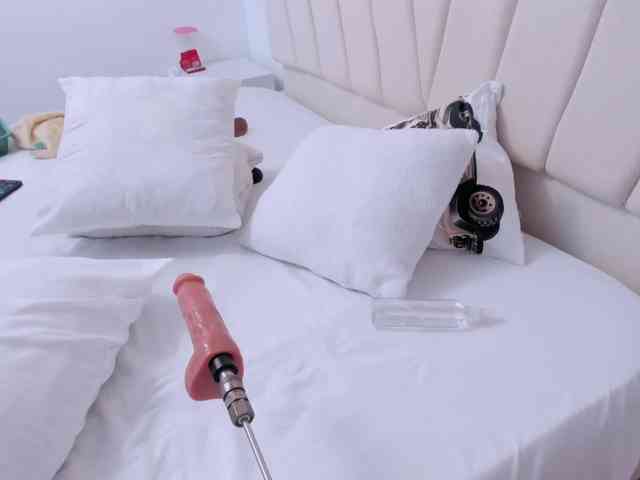 charlotte-111 webcam