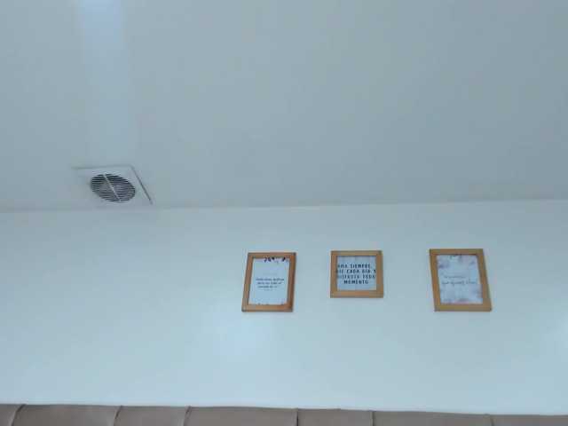 Samantha-Clea live cam on BongaCams