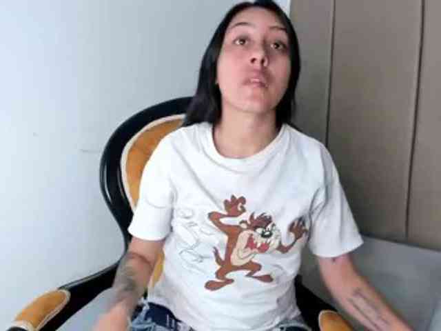 Samantha-Clea webcam