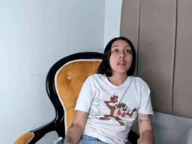 Samantha-Clea webcam