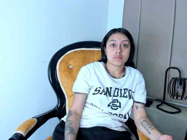 Samantha-Clea webcam