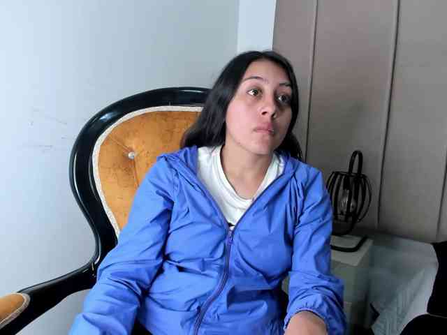 Samantha-Clea webcam