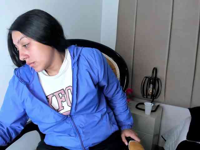 Samantha-Clea webcam