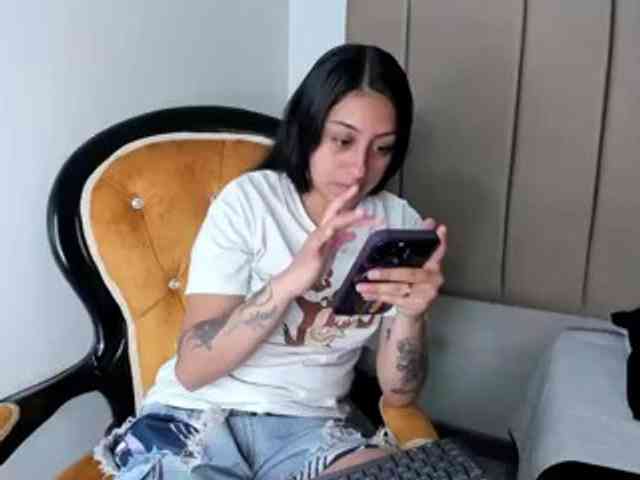 samantha-clea's live room