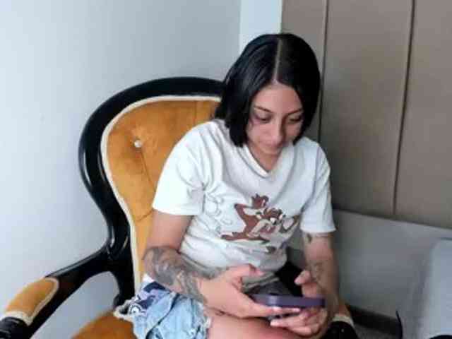 Samantha-Clea webcam