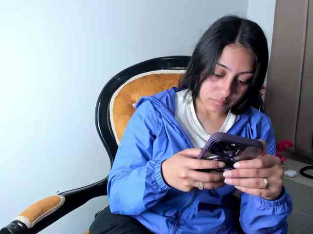 Samantha-Clea webcam