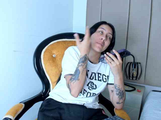 Samantha-Clea webcam