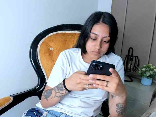 Samantha-Clea webcam