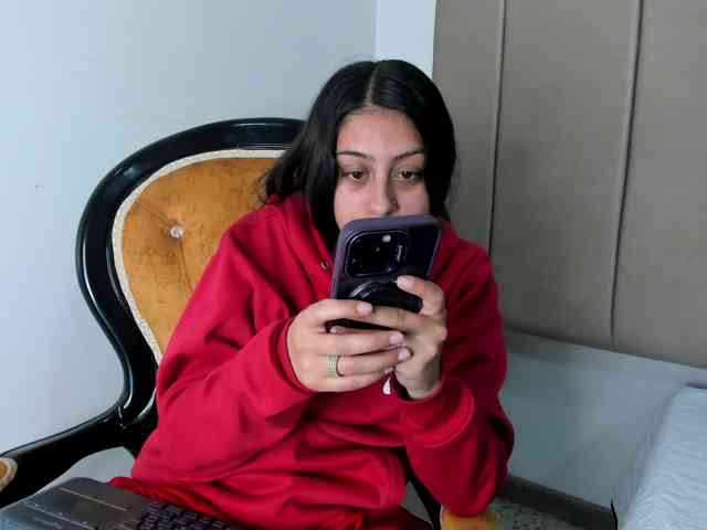 Samantha-Clea webcam