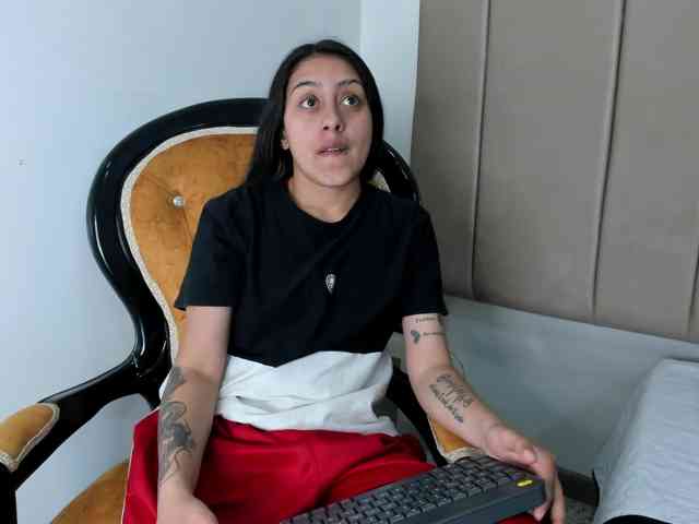 Samantha-Clea webcam