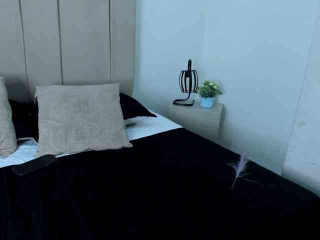 Samantha-Clea webcam