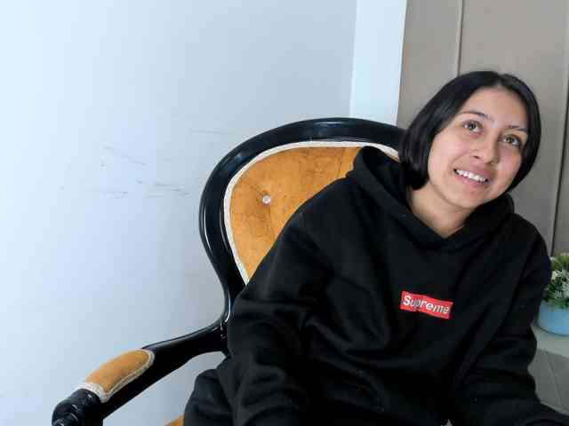 Samantha-Clea webcam