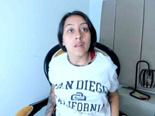 Samantha-Clea webcam