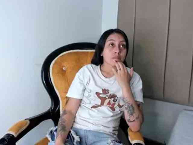 Samantha-Clea webcam