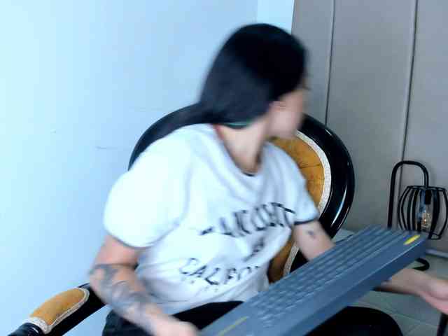 Samantha-Clea webcam