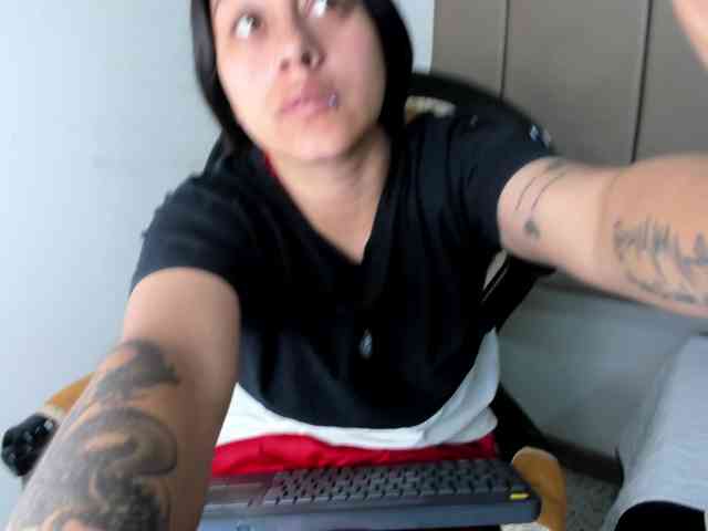 Samantha-Clea webcam