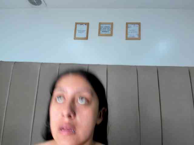 Samantha-Clea webcam