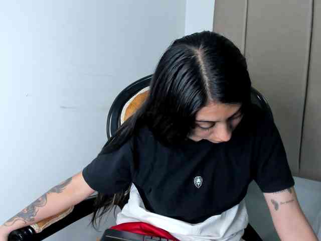Samantha-Clea webcam