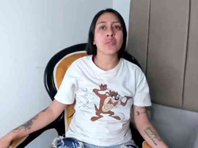 Samantha-Clea webcam