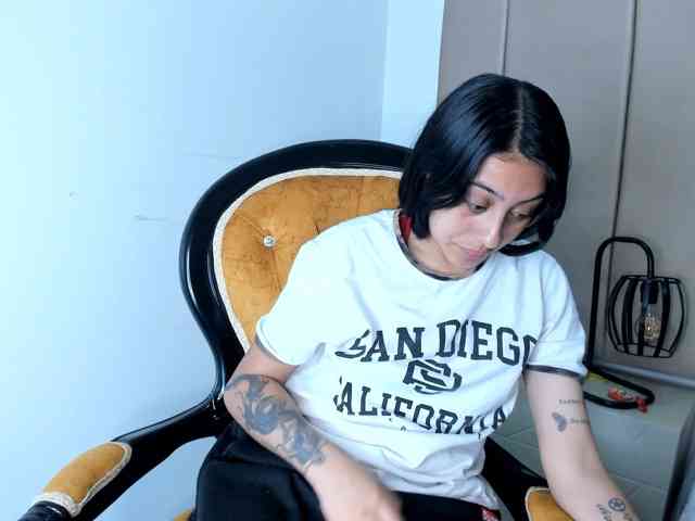 Samantha-Clea webcam