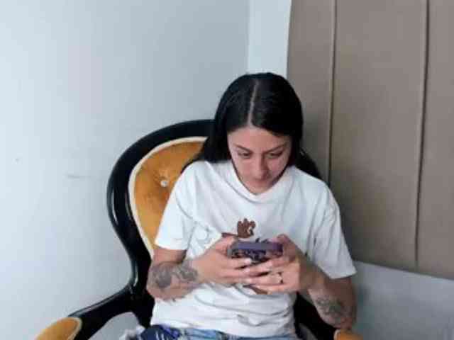 Samantha-Clea webcam