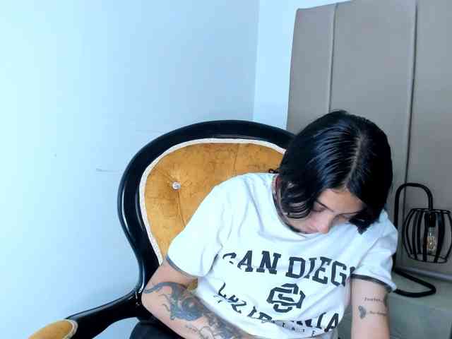 Samantha-Clea webcam