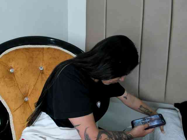 Samantha-Clea webcam