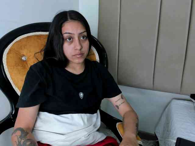 Samantha-Clea webcam