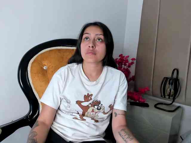 Samantha-Clea webcam