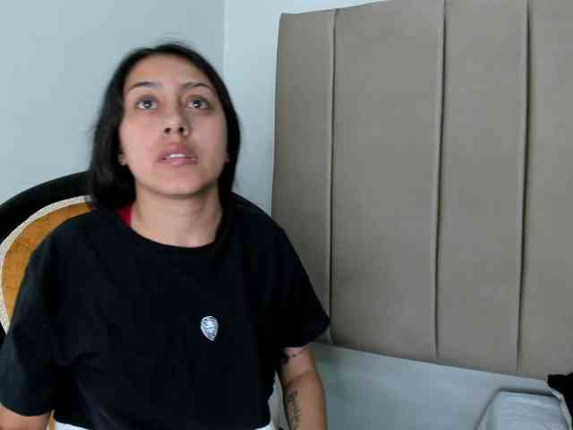 Samantha-Clea webcam