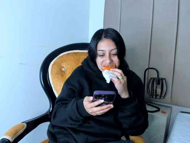 Samantha-Clea webcam