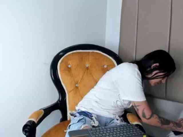 Samantha-Clea webcam